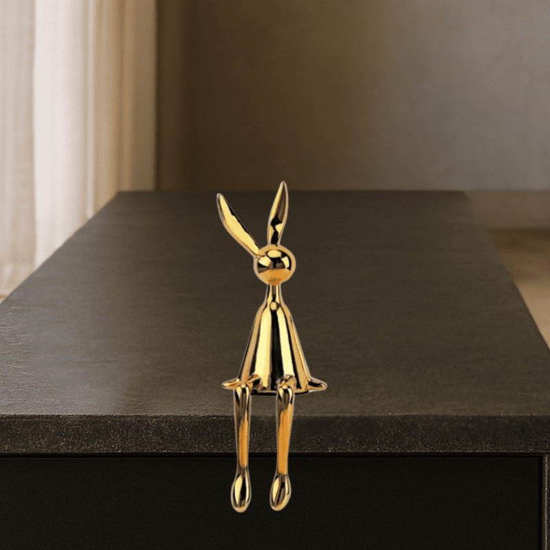 Lápin Forma – Escultura Abstrata Dourada